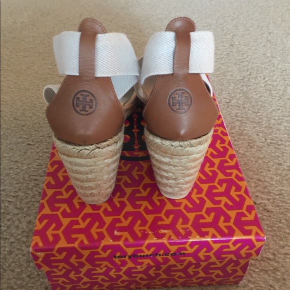 NIB Tory Burch Adonis wedge size 8 - Picture 3 of 6